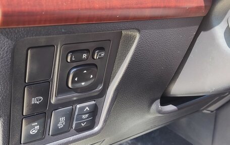 Toyota Land Cruiser Prado 150 рестайлинг 2, 2015 год, 3 390 000 рублей, 26 фотография