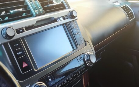 Toyota Land Cruiser Prado 150 рестайлинг 2, 2015 год, 3 390 000 рублей, 27 фотография