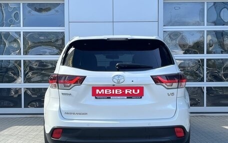 Toyota Highlander III, 2014 год, 3 160 000 рублей, 6 фотография