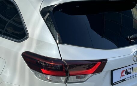 Toyota Highlander III, 2014 год, 3 160 000 рублей, 24 фотография