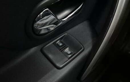 Renault Logan II, 2019 год, 1 300 000 рублей, 11 фотография