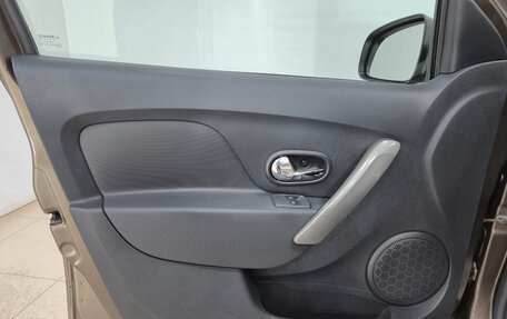 Renault Logan II, 2019 год, 1 300 000 рублей, 10 фотография