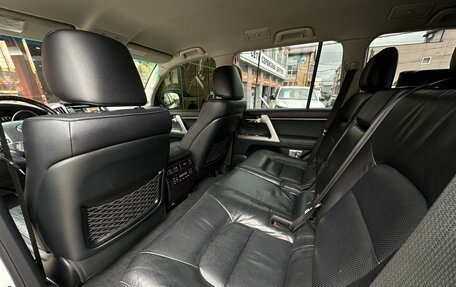 Toyota Land Cruiser 200, 2012 год, 4 498 000 рублей, 24 фотография