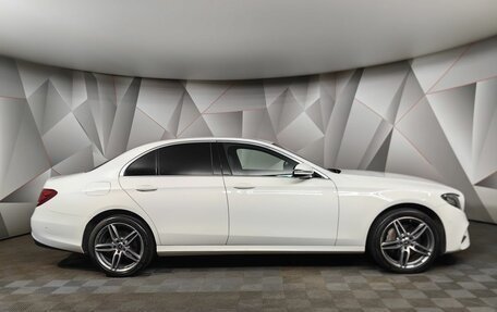 Mercedes-Benz E-Класс, 2019 год, 3 650 000 рублей, 6 фотография