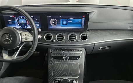 Mercedes-Benz E-Класс, 2019 год, 3 650 000 рублей, 15 фотография
