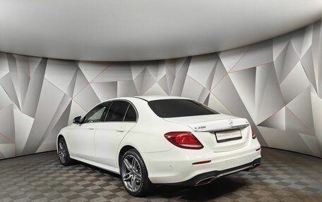 Mercedes-Benz E-Класс, 2019 год, 3 650 000 рублей, 4 фотография