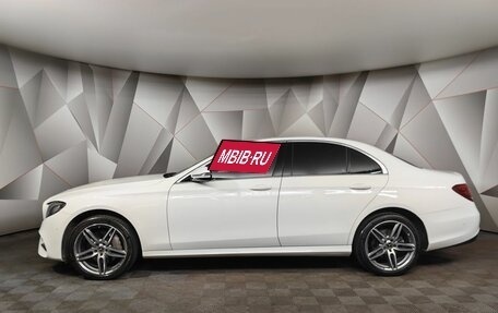 Mercedes-Benz E-Класс, 2019 год, 3 650 000 рублей, 5 фотография