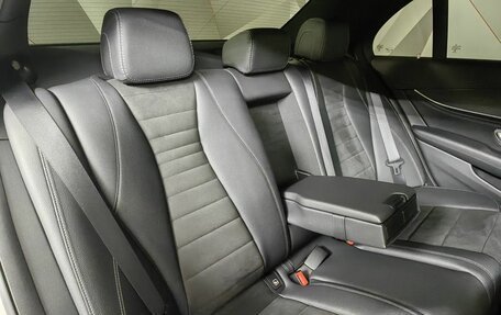Mercedes-Benz E-Класс, 2019 год, 3 650 000 рублей, 17 фотография
