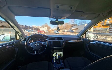 Volkswagen Tiguan II, 2017 год, 2 200 000 рублей, 2 фотография