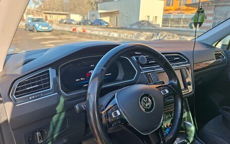 Volkswagen Tiguan II, 2017 год, 2 200 000 рублей, 3 фотография