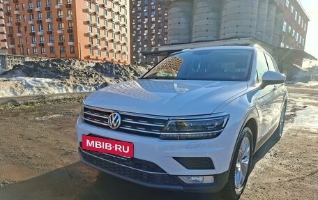 Volkswagen Tiguan II, 2017 год, 2 200 000 рублей, 5 фотография