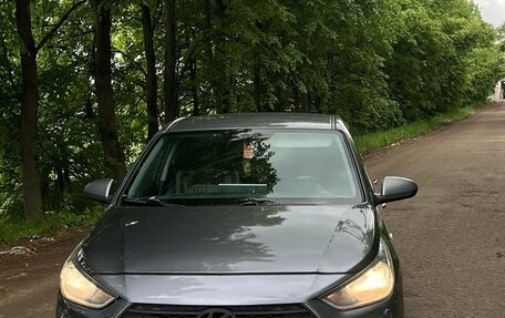 Hyundai Solaris II рестайлинг, 2018 год, 790 000 рублей, 2 фотография