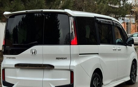 Honda Stepwgn IV, 2021 год, 1 950 000 рублей, 5 фотография