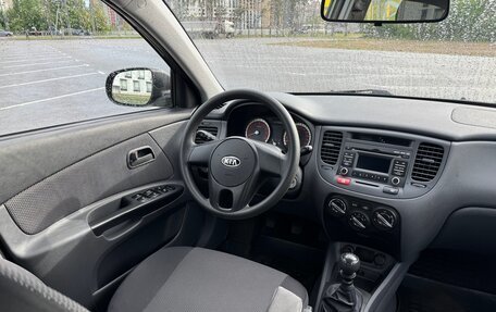 KIA Rio II, 2010 год, 885 000 рублей, 6 фотография