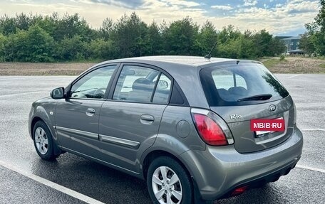KIA Rio II, 2010 год, 885 000 рублей, 2 фотография