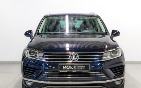 Volkswagen Touareg III, 2015 год, 2 795 000 рублей, 2 фотография
