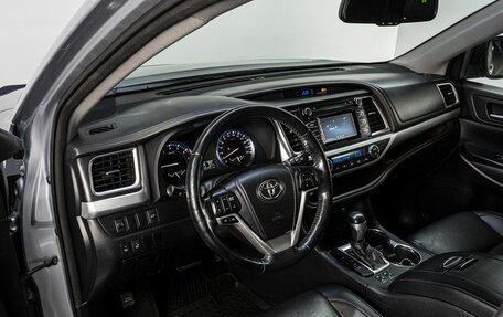Toyota Highlander III, 2014 год, 2 990 000 рублей, 10 фотография