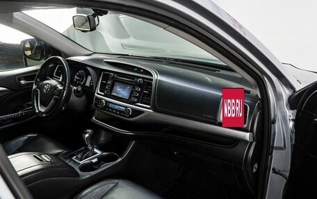 Toyota Highlander III, 2014 год, 2 990 000 рублей, 18 фотография