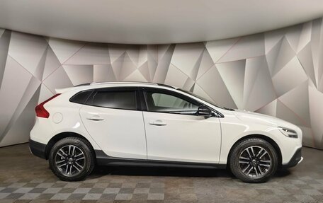 Volvo V40 Cross Country I, 2017 год, 2 161 000 рублей, 6 фотография