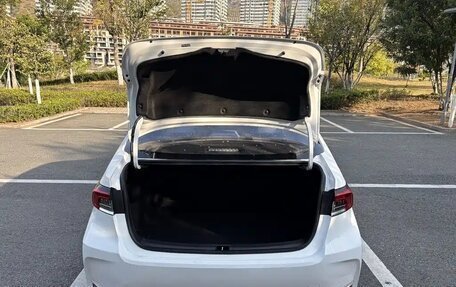 Toyota Corolla, 2023 год, 1 350 000 рублей, 15 фотография