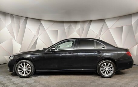 Mercedes-Benz E-Класс, 2020 год, 2 231 000 рублей, 5 фотография