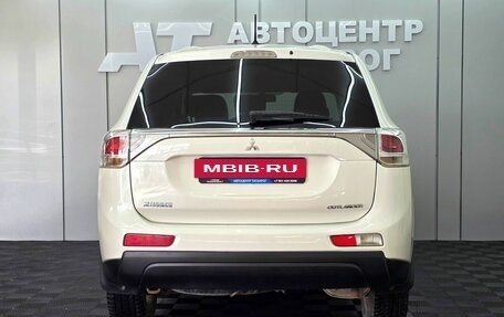 Mitsubishi Outlander III рестайлинг 3, 2014 год, 1 549 000 рублей, 5 фотография