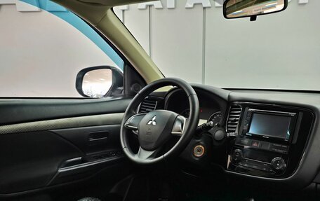 Mitsubishi Outlander III рестайлинг 3, 2014 год, 1 549 000 рублей, 13 фотография