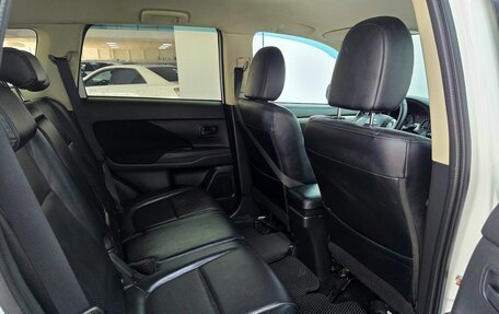 Mitsubishi Outlander III рестайлинг 3, 2014 год, 1 549 000 рублей, 12 фотография
