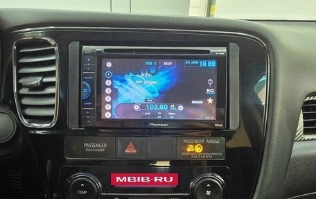 Mitsubishi Outlander III рестайлинг 3, 2014 год, 1 549 000 рублей, 8 фотография