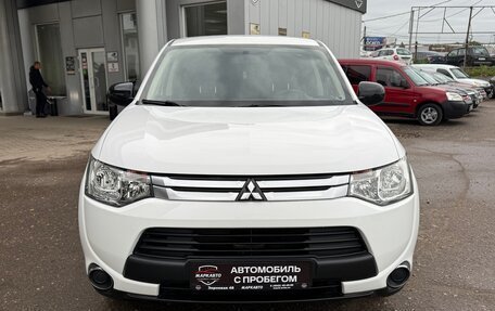 Mitsubishi Outlander III рестайлинг 3, 2014 год, 1 360 000 рублей, 2 фотография