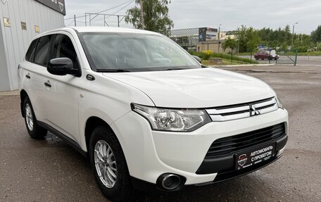 Mitsubishi Outlander III рестайлинг 3, 2014 год, 1 360 000 рублей, 4 фотография