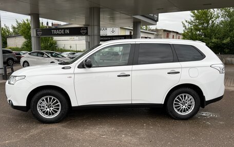 Mitsubishi Outlander III рестайлинг 3, 2014 год, 1 360 000 рублей, 5 фотография