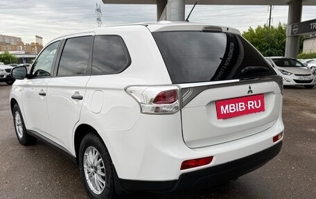 Mitsubishi Outlander III рестайлинг 3, 2014 год, 1 360 000 рублей, 7 фотография