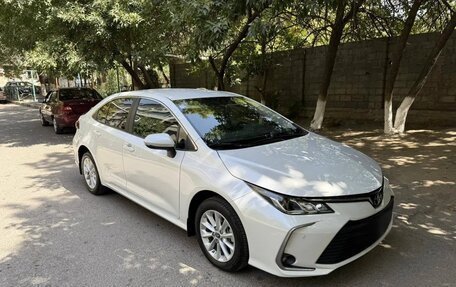 Toyota Corolla, 2024 год, 1 850 000 рублей, 2 фотография