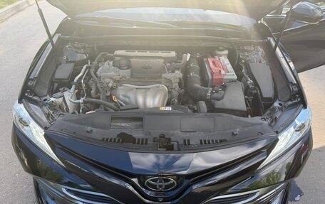 Toyota Camry, 2018 год, 2 850 000 рублей, 8 фотография