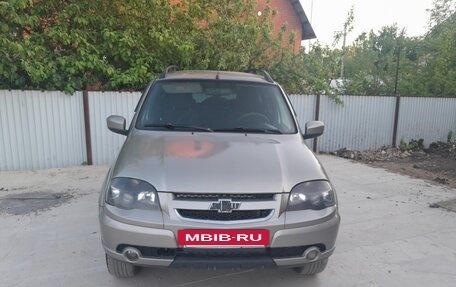 Chevrolet Niva I рестайлинг, 2017 год, 630 000 рублей, 5 фотография