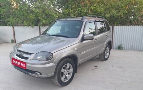 Chevrolet Niva I рестайлинг, 2017 год, 630 000 рублей, 2 фотография