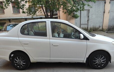 Toyota Platz, 2003 год, 390 000 рублей, 2 фотография