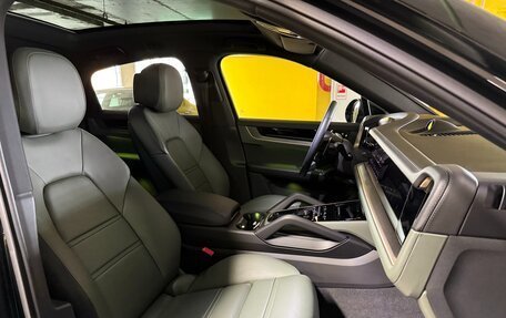 Porsche Cayenne III, 2024 год, 15 490 000 рублей, 17 фотография