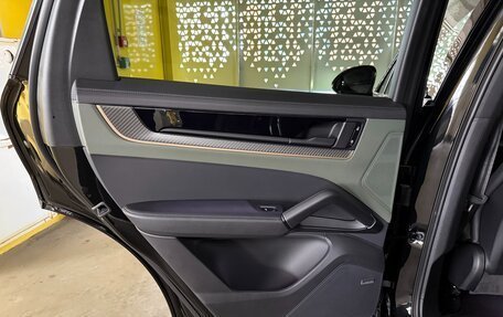 Porsche Cayenne III, 2024 год, 15 490 000 рублей, 14 фотография