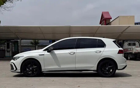 Volkswagen Golf VIII, 2023 год, 2 099 999 рублей, 3 фотография