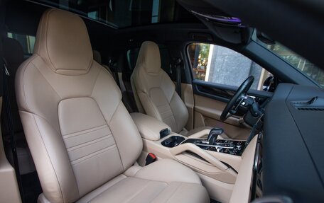 Porsche Cayenne III, 2019 год, 8 990 000 рублей, 3 фотография