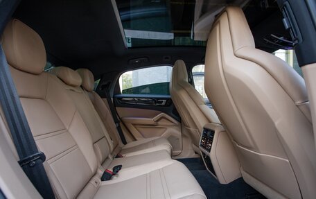 Porsche Cayenne III, 2019 год, 8 990 000 рублей, 17 фотография