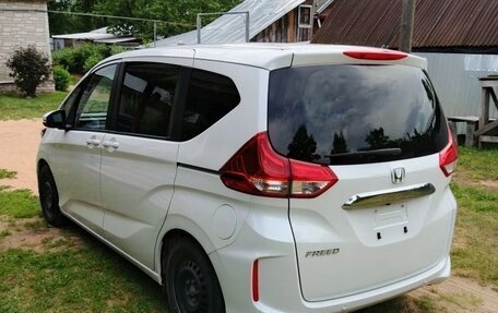 Honda Freed II, 2021 год, 1 850 000 рублей, 7 фотография