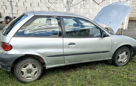 Suzuki Swift II, 2001 год, 250 000 рублей, 3 фотография