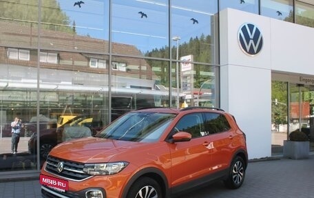 Volkswagen T-Cross I, 2022 год, 2 235 000 рублей, 2 фотография