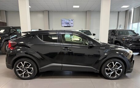 Toyota C-HR I рестайлинг, 2017 год, 2 050 000 рублей, 6 фотография