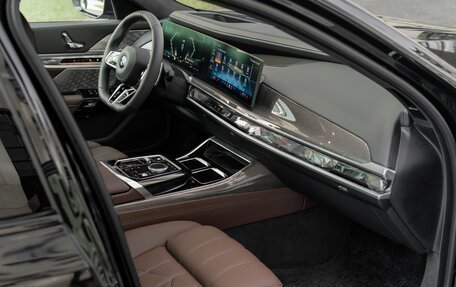 BMW 7 серия, 2025 год, 18 100 000 рублей, 27 фотография