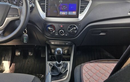 Hyundai Solaris II рестайлинг, 2017 год, 1 200 000 рублей, 6 фотография