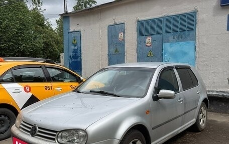 Volkswagen Golf IV, 2001 год, 300 000 рублей, 2 фотография